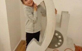Lila w pracowni teatralnej