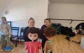 Amelka i Lena podczas warsztat&oacute;w teatralnych