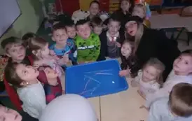 W wodnym wirze - wr&oacute;żba ze słomkami 
