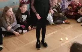 Wr&oacute;żka Ula objaśnia zasady zabawy