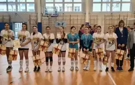 Nagrodzona drużyna ze staszowskiej dw&oacute;jki