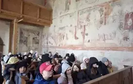 Uczniowie klasy 4a i 5a w kościele pw. Wszystkich Świętych