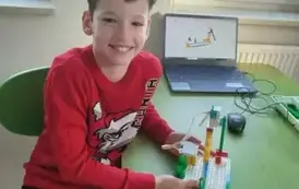Uczeń prezentuje pole golfowe