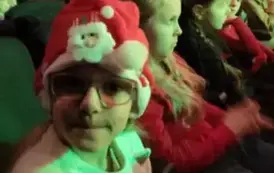 Uczniowie klasy 2 b podczas koncertu kolęd i pastorałek
