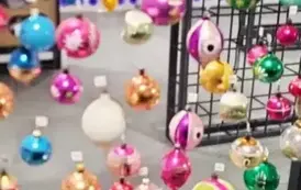 Wystawa bombek choinkowych
