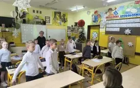 Dzieci składają rodzicom życzenia