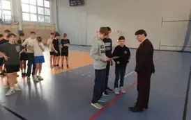 Uczniowie klasy 7 c podczas ceremonii dekoracji
