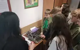 Zapoznanie harcerzy z obsługą i sposobem obsługi maszyny  do pisania