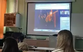 Uczniowie klasy 8 D podczas wydarzenia online