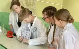 Doświadczenie fizyczne jak płynie prąd