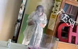 Doświadczenie chemiczne burzliwa reakcja sodu z wodą
