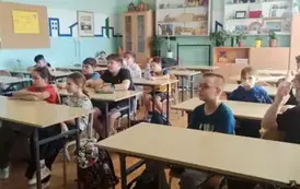 Uczniowie klasy 4 b podczas pogadanki