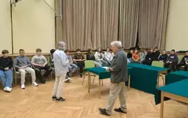Emerytowani spikerzy Polskiego Radia prowadzą zajęcia z młodzieżą