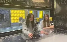 Dziewczyny z sz&oacute;stej klasy jako prezenterki radiowe - Centrum Edukacji Medialnej Polskiego Radia w Warszawie