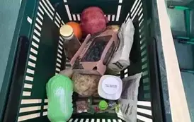 Koszyk ze zdrowymi produktami