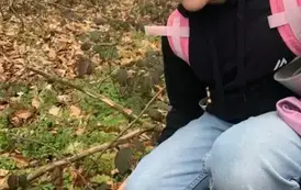 Julka przy fiołkach