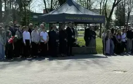 Uczestnicy obchod&oacute;w 85 rocznicy Zbrodni Katyńskiej