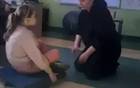 Faustyna w czasie badania zmysłu przedsionkowego