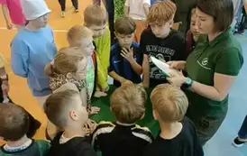 Uczniowie podczas warsztat&oacute;w edukacyjnych