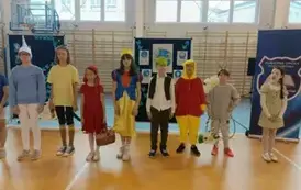Uczniowie klasy 4 c podczas występu