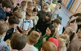 Uczniowie podczas warsztat&oacute;w edukacyjnych