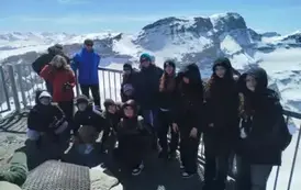 Grupa na szczycie lodowca