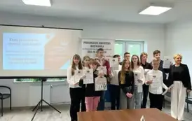 Uczestnicy konkursu z dyplomami