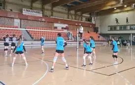 Zesp&oacute;ł przed przyjęciem zagrywki