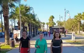 Spacer promenadą Foinikoudesa w Larnace