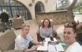 Uczestniczki kursu przygotowują się do zajęć