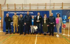 Uczeń, kt&oacute;ry zajął I miejsce indywidualnie w teście wiadomości w obecności organizator&oacute;w