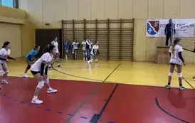 Zesp&oacute;ł przed przyjęciem zagrywki