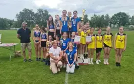 Najlepsze drużyny dziewcząt na podium