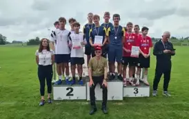 Najlepsze sztafety 4x100 m chłopc&oacute;w w kategorii igrzyska młodzieży na podium