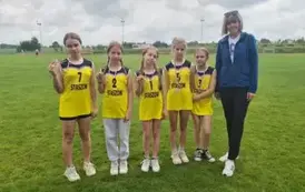 Sztafeta 4x100 m dziewcząt z nauczycielem