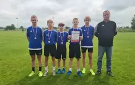 Sztafeta 4x100 m chłopc&oacute;w z nauczycielem