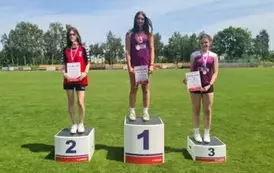 Oliwia Baczewska i Antonina Zg&oacute;rska na podium