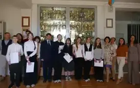 Laureaci i finaliści wraz z opiekunami i dyrektorem szkoły