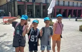 Amelka, Zuzia, Franio i Nadia na deptaku w Krynicy Zdr&oacute;j