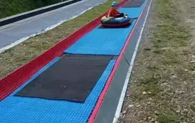 Zjazd na torze tubingowym