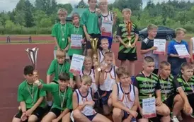 Chłopcy i dziewczęta &ndash; mistrzynie i wicemistrzowie wojew&oacute;dztwa w tr&oacute;jboju LA