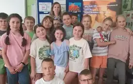 Uczniowie klasy 3 c wraz z panią Katarzyną Stępniewską