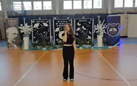 Alicja Kołaciak śpiewa piosenkę Szukaj mnie