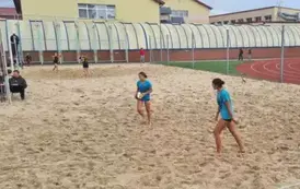 Lena i  Oliwka na boisku