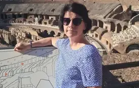 Uczestniczka szkolenia w amfiteatrze Flawiusz&oacute;w, zwanym Loloseum