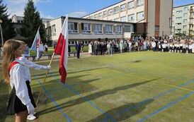 Poczet flagowy i uczestnicy uroczystości