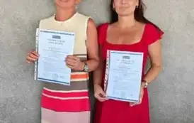 Uczestniczki kursu psychologicznego z certyfikatami