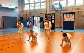 Tańczące uczennice