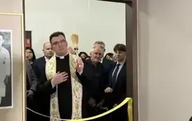 Poświęcenie sali św. Jana Pawła II w muzeum ziemi staszowskiej