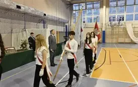 Poczty opuszczają halę sportową